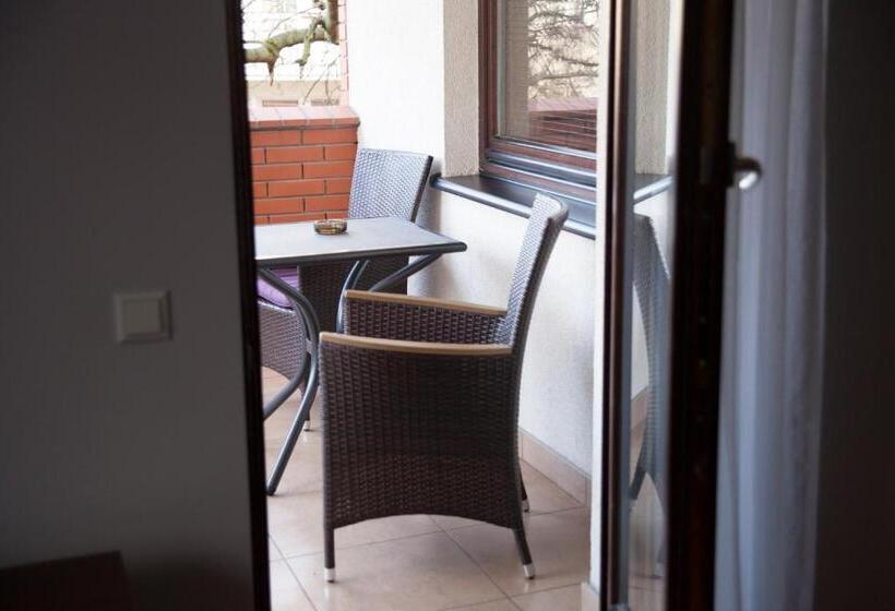 패밀리 아파트, Art Residence Apartments