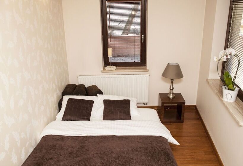 패밀리 아파트, Art Residence Apartments