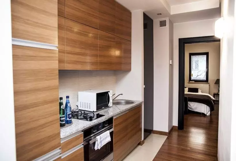 Perhehuoneisto, Art Residence Apartments