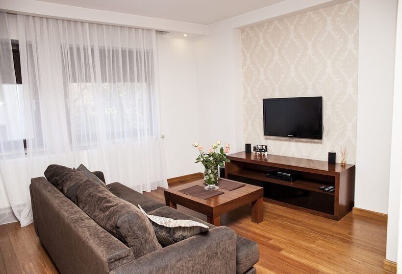 패밀리 아파트, Art Residence Apartments