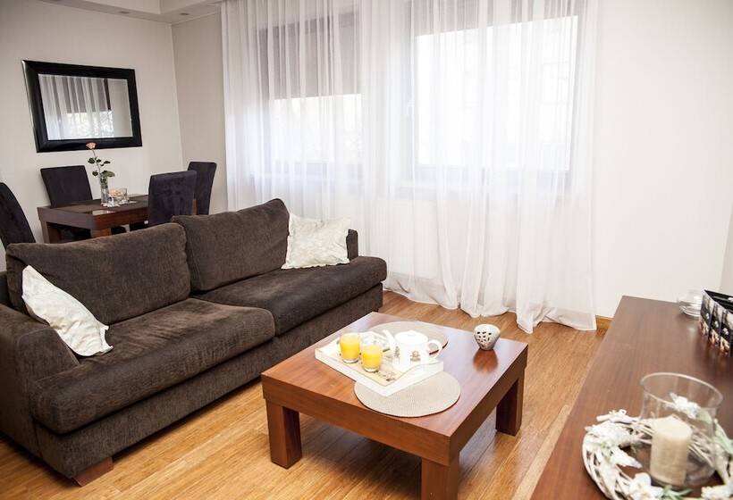 패밀리 아파트, Art Residence Apartments