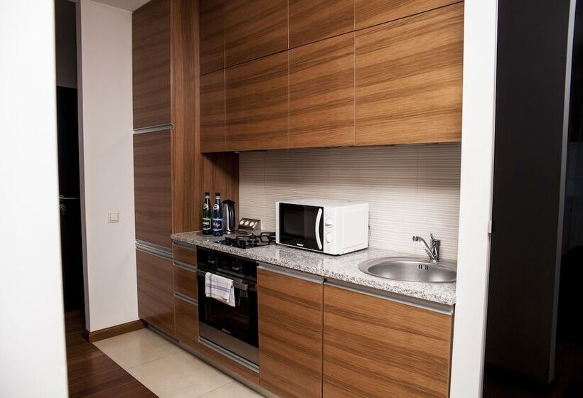 패밀리 아파트, Art Residence Apartments