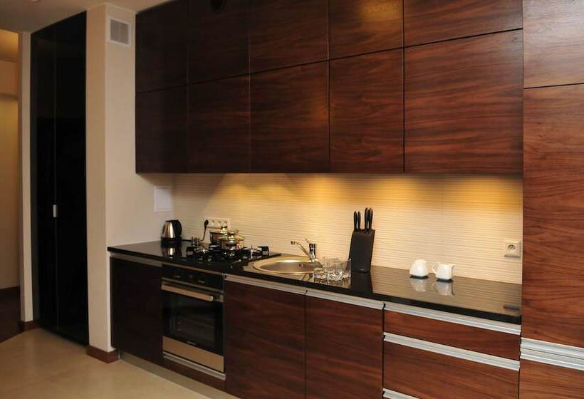 패밀리 아파트, Art Residence Apartments