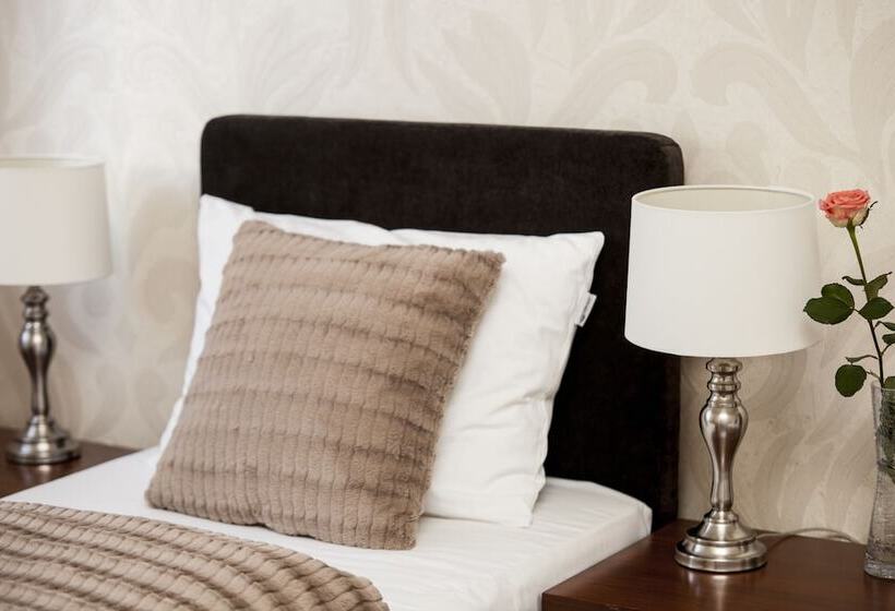 패밀리 아파트, Art Residence Apartments