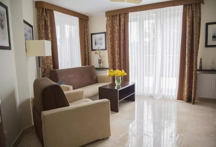 سوییت, Avangard Resort