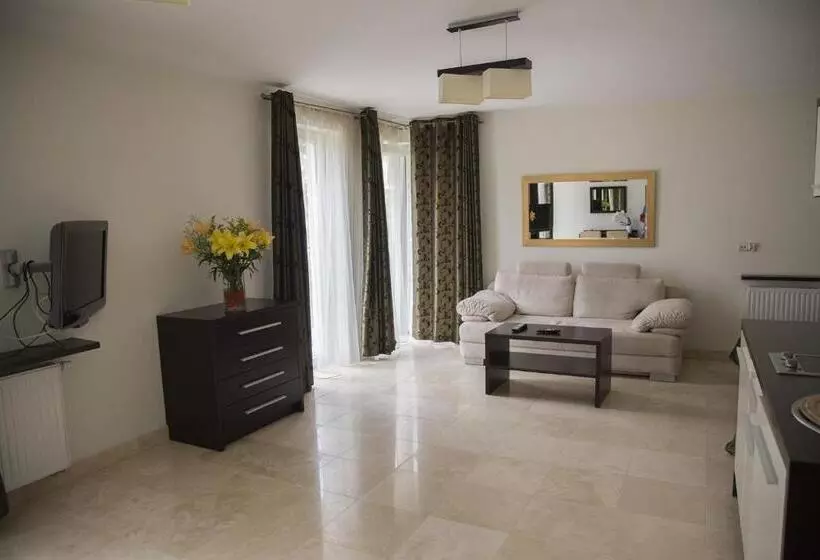 سوییت جونیور, Avangard Resort
