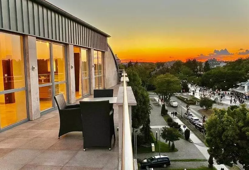 آپارتمان 2 خوابه, Avangard Resort