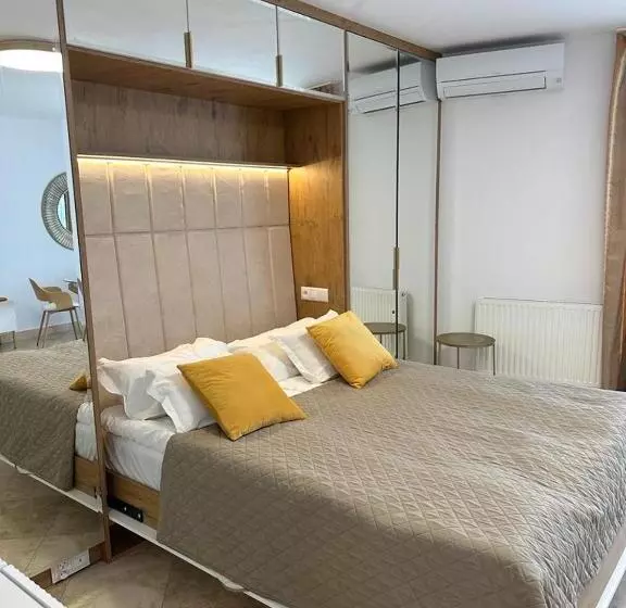 اتاق اجرایی سه نفره, Avangard Resort