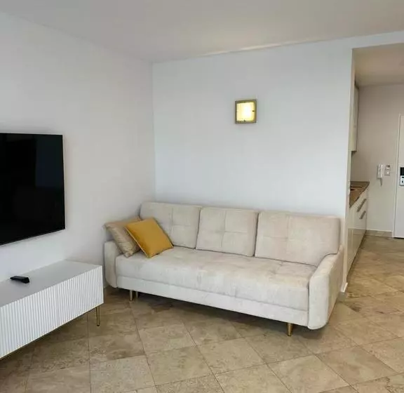 اتاق اجرایی سه نفره, Avangard Resort