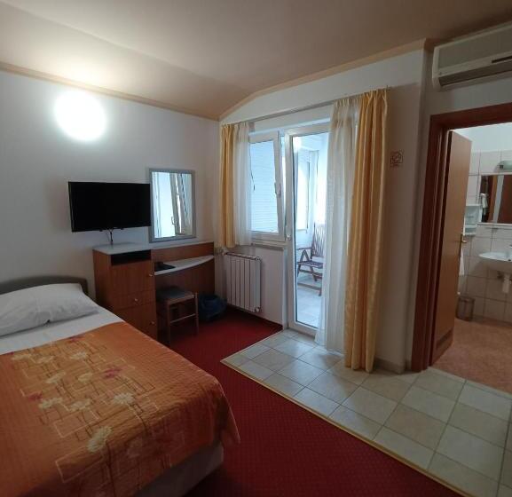 Quarto Estandar com Sacada, Holiday