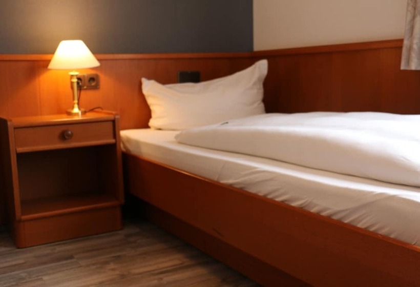 غرفة قياسية فردية, Alt Steinbach