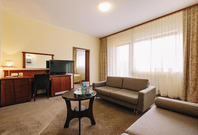 家庭间, Arka Medical Spa