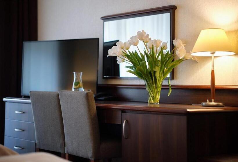 家庭间, Arka Medical Spa