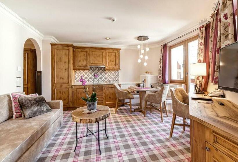 Полулюкс, Belarosa Suiten & Wellness