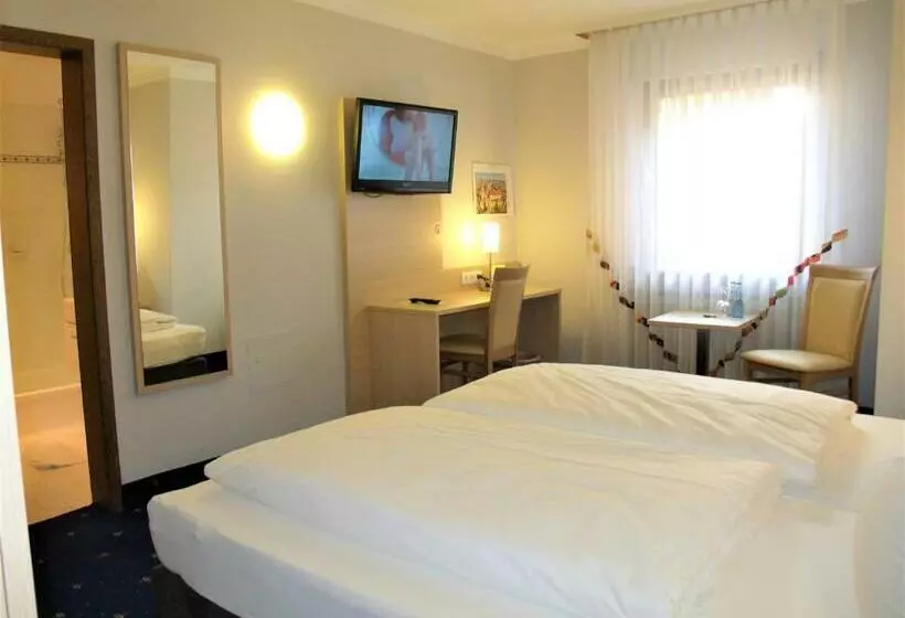 Standard-huone, Brehm