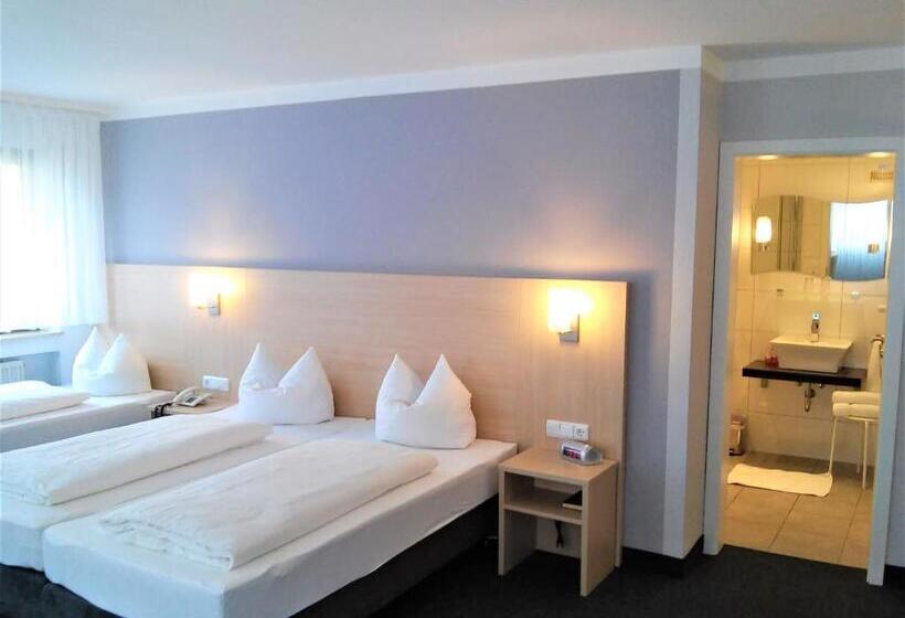 Quarto Triplo Standart, Brehm