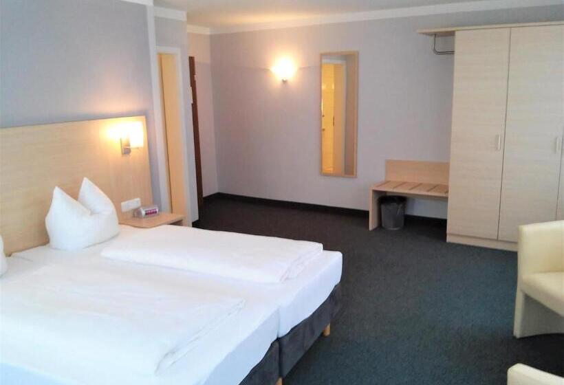 Quarto Triplo Standart, Brehm