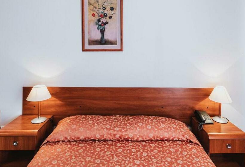 Номер Стандарт, Gromada łomża