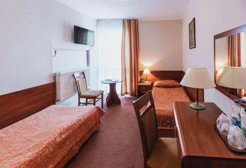 Номер Стандарт, Gromada łomża