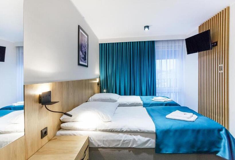 Номер Deluxe, Gromada łomża