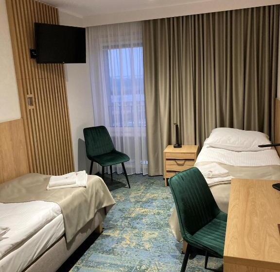 Номер Deluxe, Gromada łomża