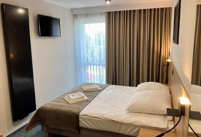 Номер Deluxe, Gromada łomża