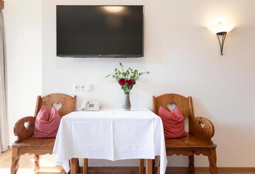 스탠다드 룸, Isserwirt