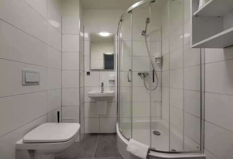 デラックスの４人部屋, Jantar Resort