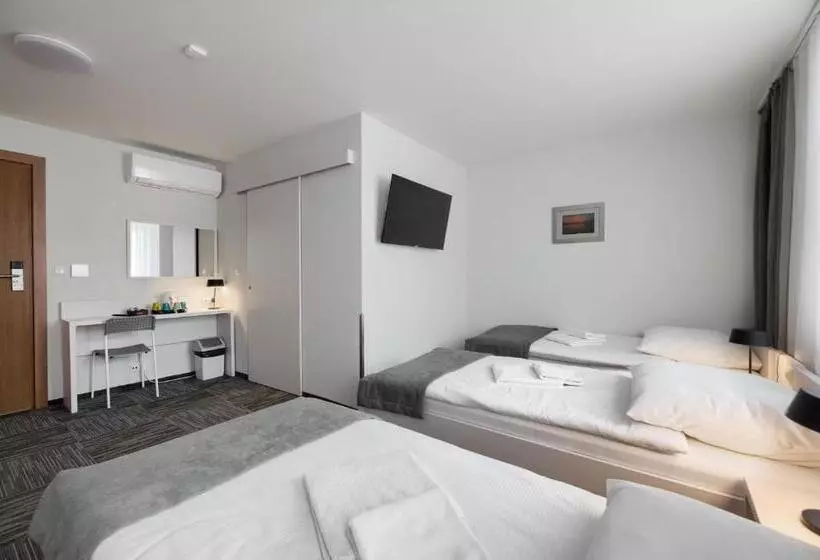 デラックスの４人部屋, Jantar Resort
