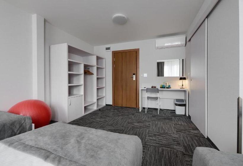 Четырехместный Номер Deluxe, Jantar Resort