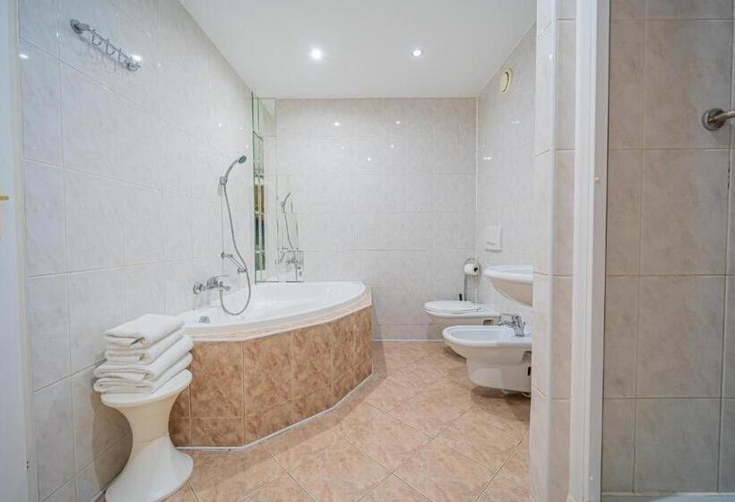 スタンダードルーム, Mazowiecki łódź