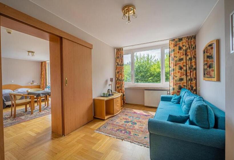 デラックスルーム, Mazowiecki łódź