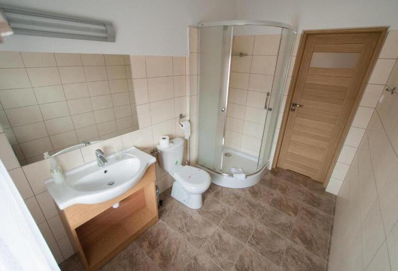 استودیوی استاندارد, Nest