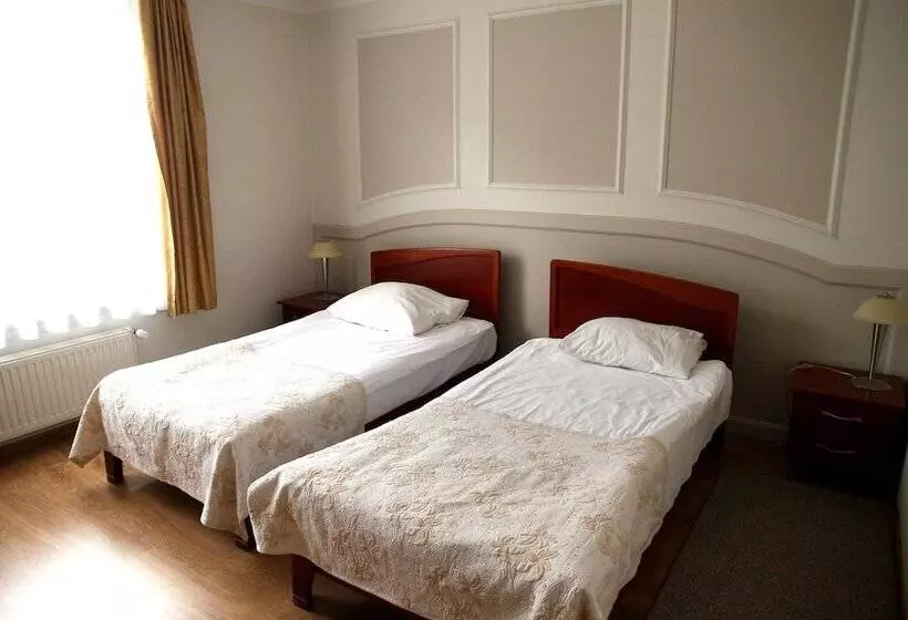 Pokój Deluxe, Nest