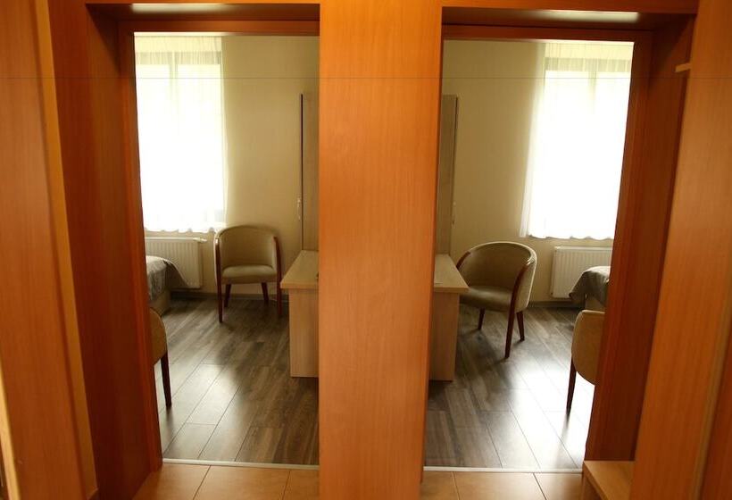 اتاق استاندارد چهار تخته, Nest