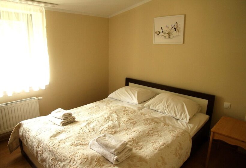 استودیوی استاندارد, Nest