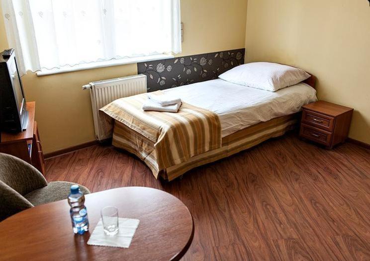 اتاق استاندارد یک نفره, Omega