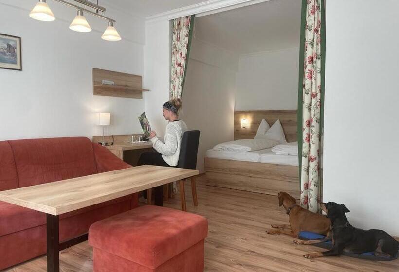 标准间, Reitzentrum Hausruckhof