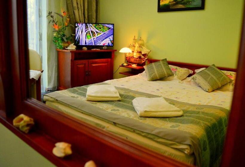 سوییت لوکس, Spinaker