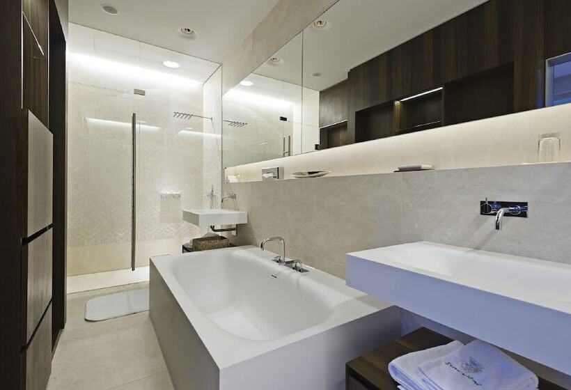 סוויטה דלוקס, Steirerschlössl