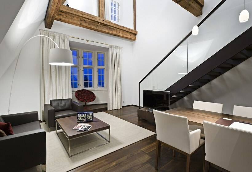 סוויטה דלוקס, Steirerschlössl