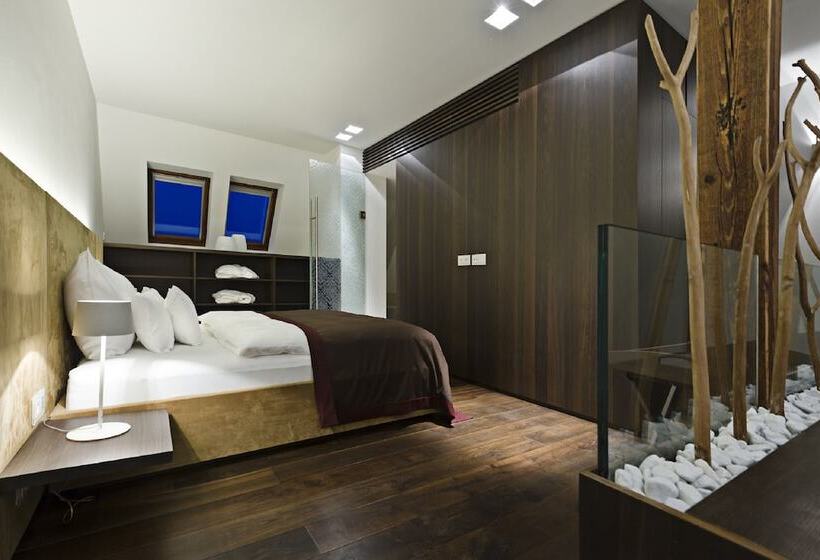 סוויטה דלוקס, Steirerschlössl