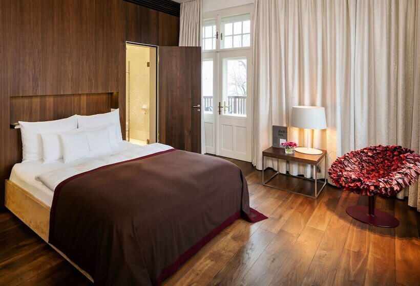 סוויטת ג'וניור, Steirerschlössl