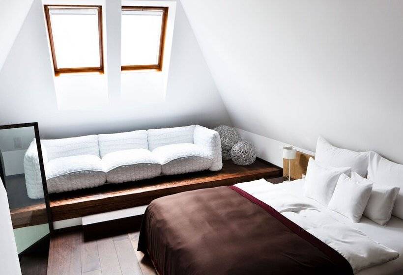 סוויטה, Steirerschlössl