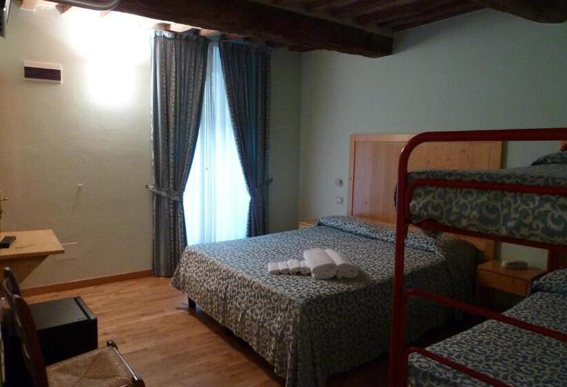 اتاق استاندارد چهار تخته, Tre Ceri