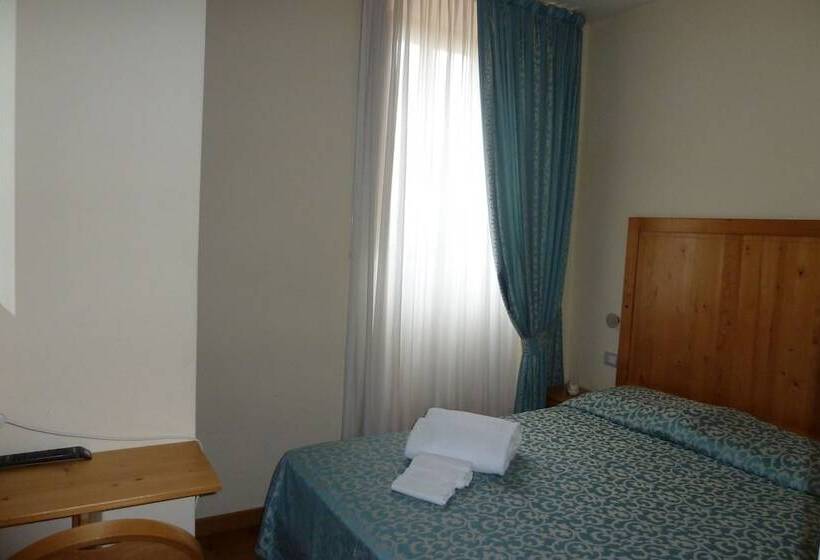 اتاق استاندارد یک نفره, Tre Ceri