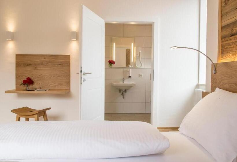 דירת שני חדרים, Vötterl