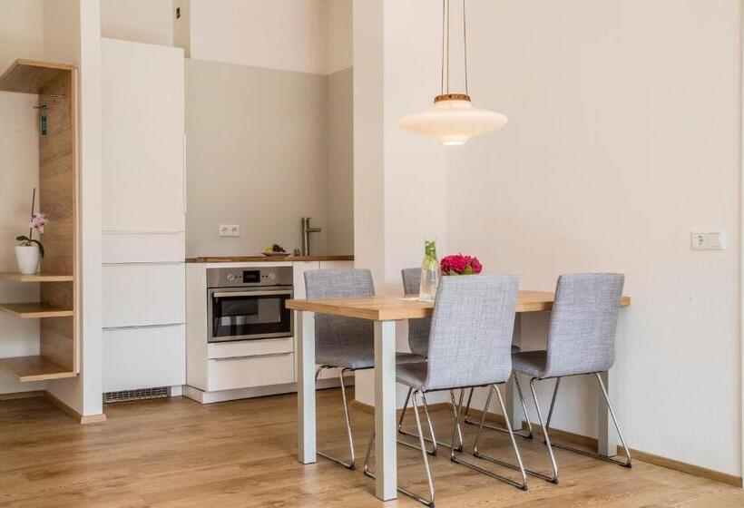 דירת שני חדרים, Vötterl