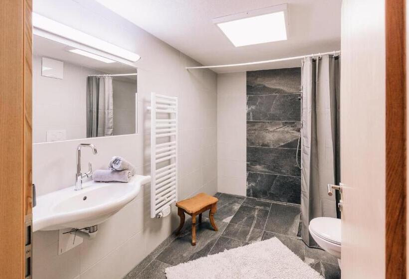 דירת חדר בקומת קרקע, Landhaus Aggenstein