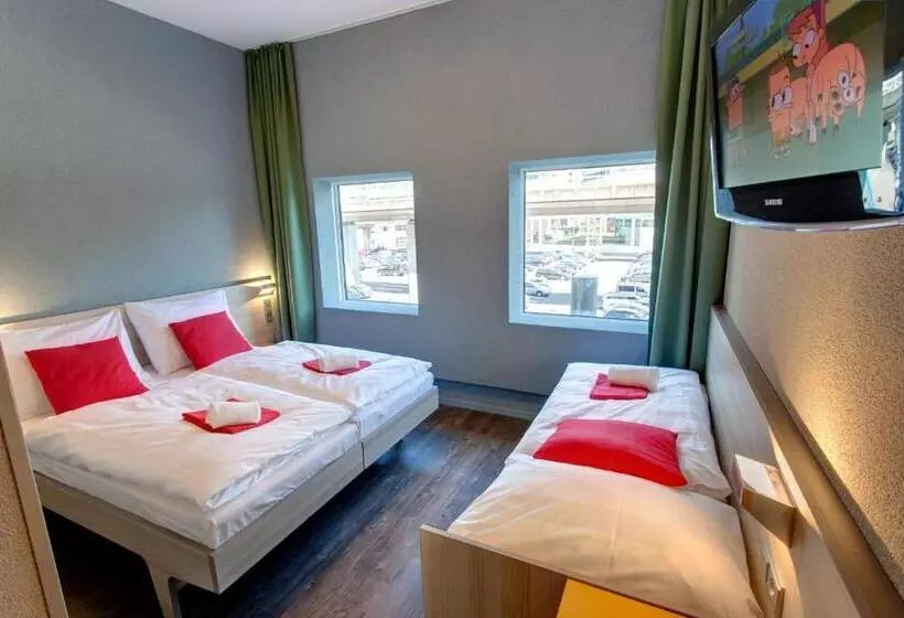 Standard Kolmen Hengen Huone, Meininger Hotel Amsterdam City West